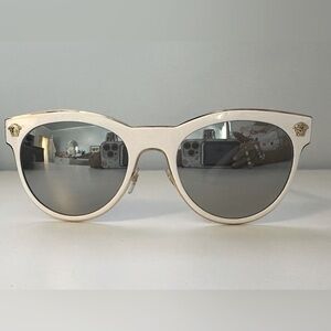 Versace white cat eye winter sunglasses 🕶️ silver graded lenses. New. No tags